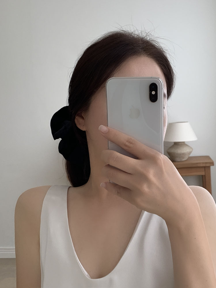 셀프러브 오버플레어 스크런치 - 오버사이즈 매트 무광 바스락 볼륨 풍성 빅사이즈 곱창밴드 - 상세 이미지 4
