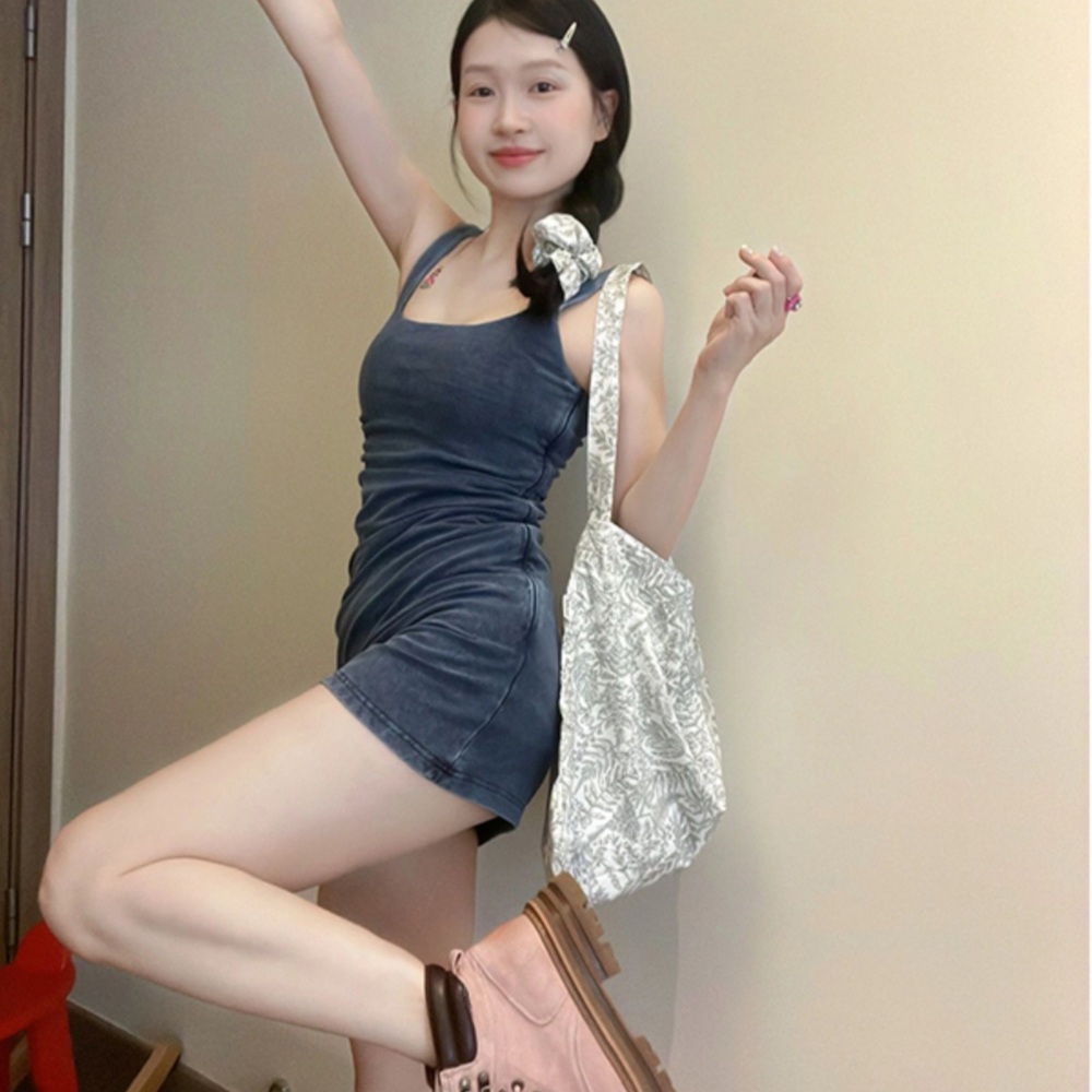 서현 민소매 원피스 나시 공항패션 슬림핏 휴양지룩 의상 옷 패션 - 메인 이미지