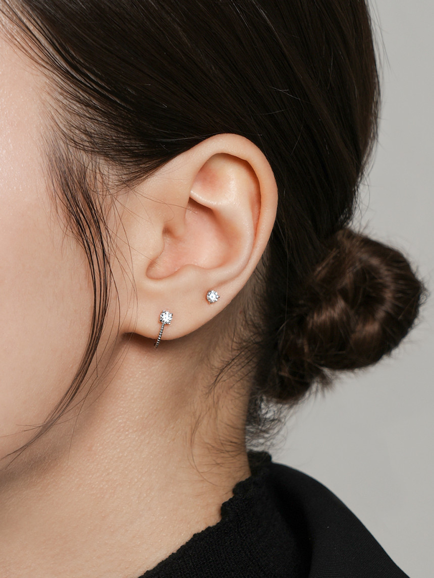 [0.8mm]14K 인터널 모이사나이트 다이아 미니 삼각 라블렛 피어싱 귀걸이 이미지 6