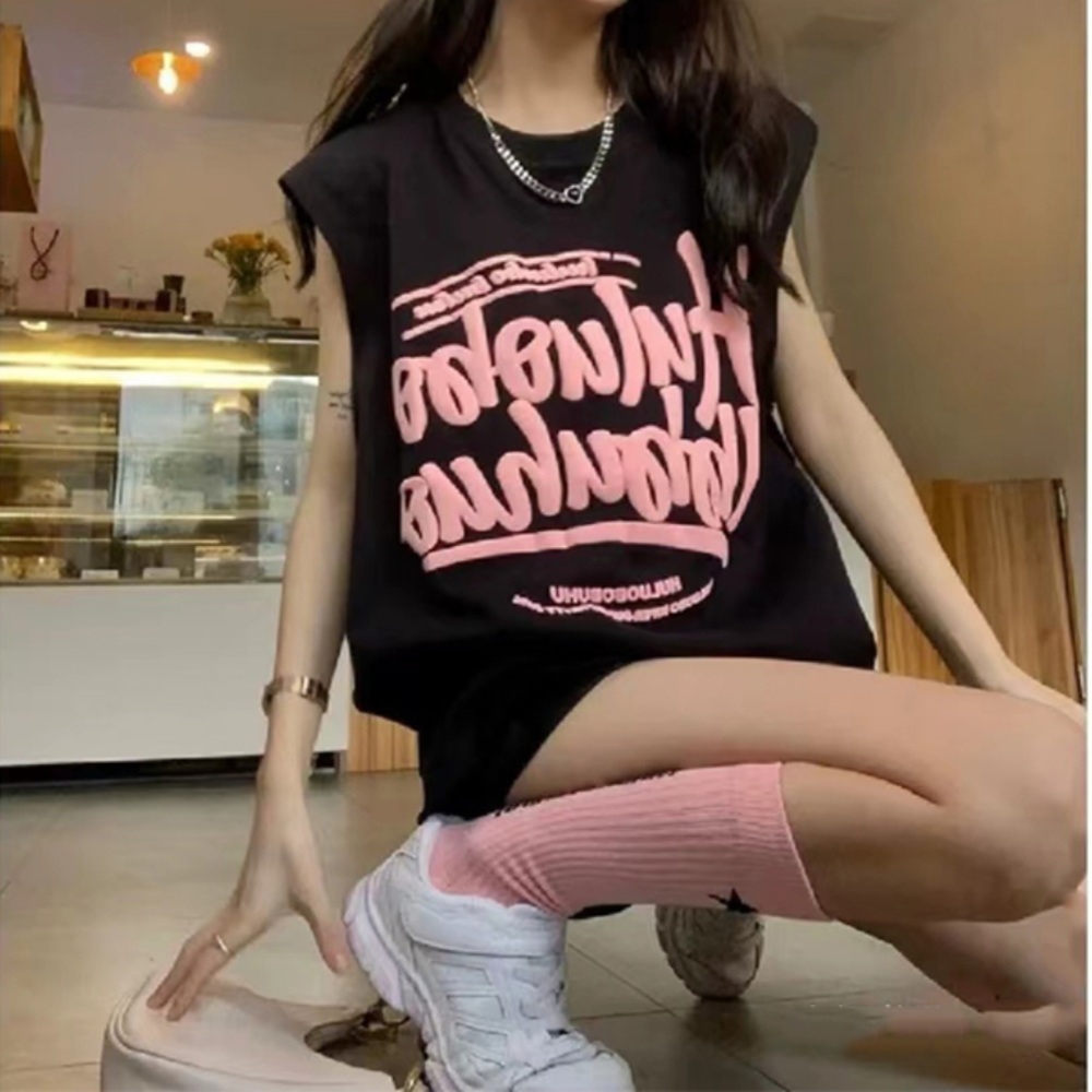 언니네산지직송 8화 안은진 민소매 티셔츠 오버핏 여름 의상 옷 패션 - 상품 이미지