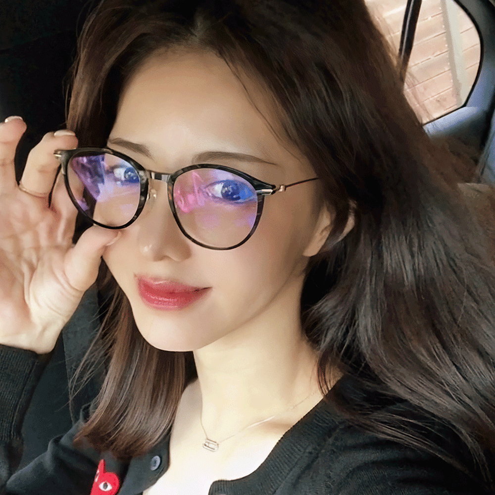 아키하루 6857 초경량 얼굴형에맞는 가벼운 티타늄 뿔테안경 남자 여자 블루라이트차단 안경 이미지 4