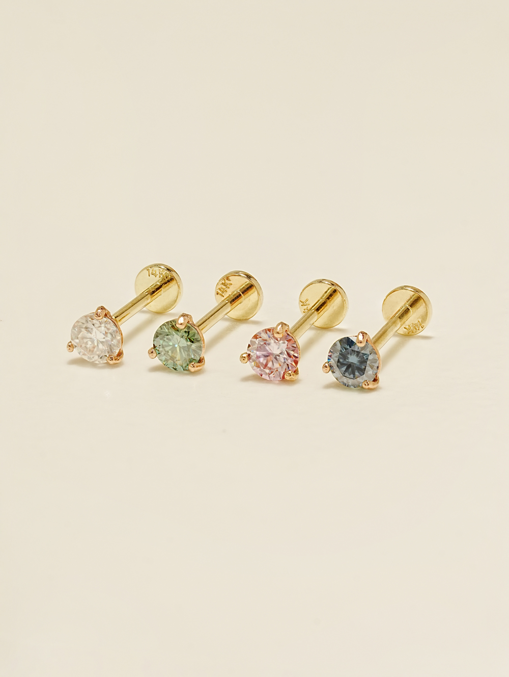 [0.8mm]14K 인터널 모이사나이트 다이아 미니 삼각 라블렛 피어싱 귀걸이 - 상세 이미지 3