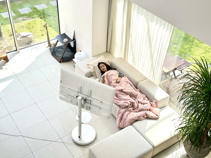 와이드무빙뷰 화이트에디션 삼탠바이미 셋트 127cm(50인치) 4K UHD QLED 스마트 이동식 TV 대형 중소바이미