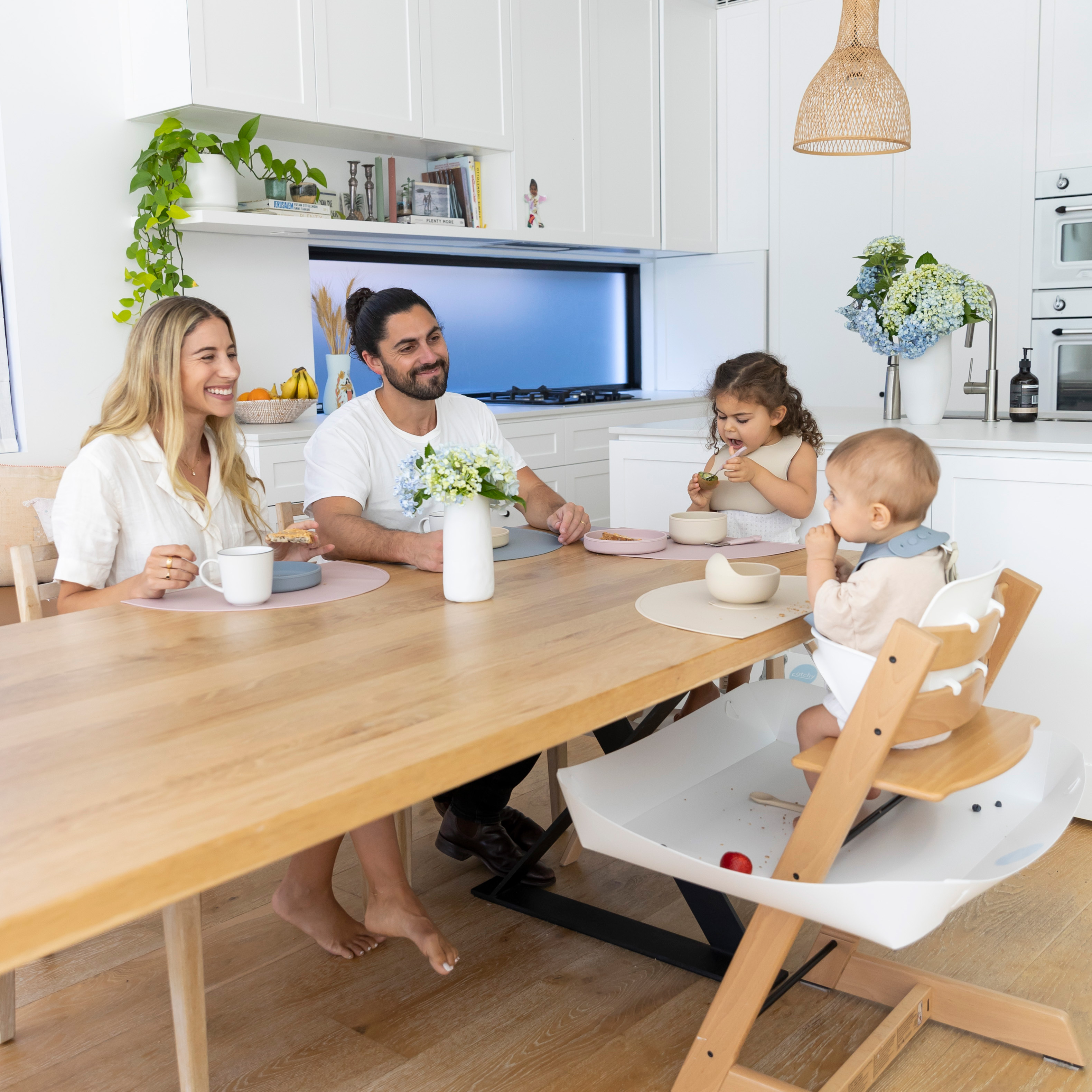 푸드캐처 캐치 자기주도 이유식 매트 턱받이 받침대 스토케 트립트랩 화이트