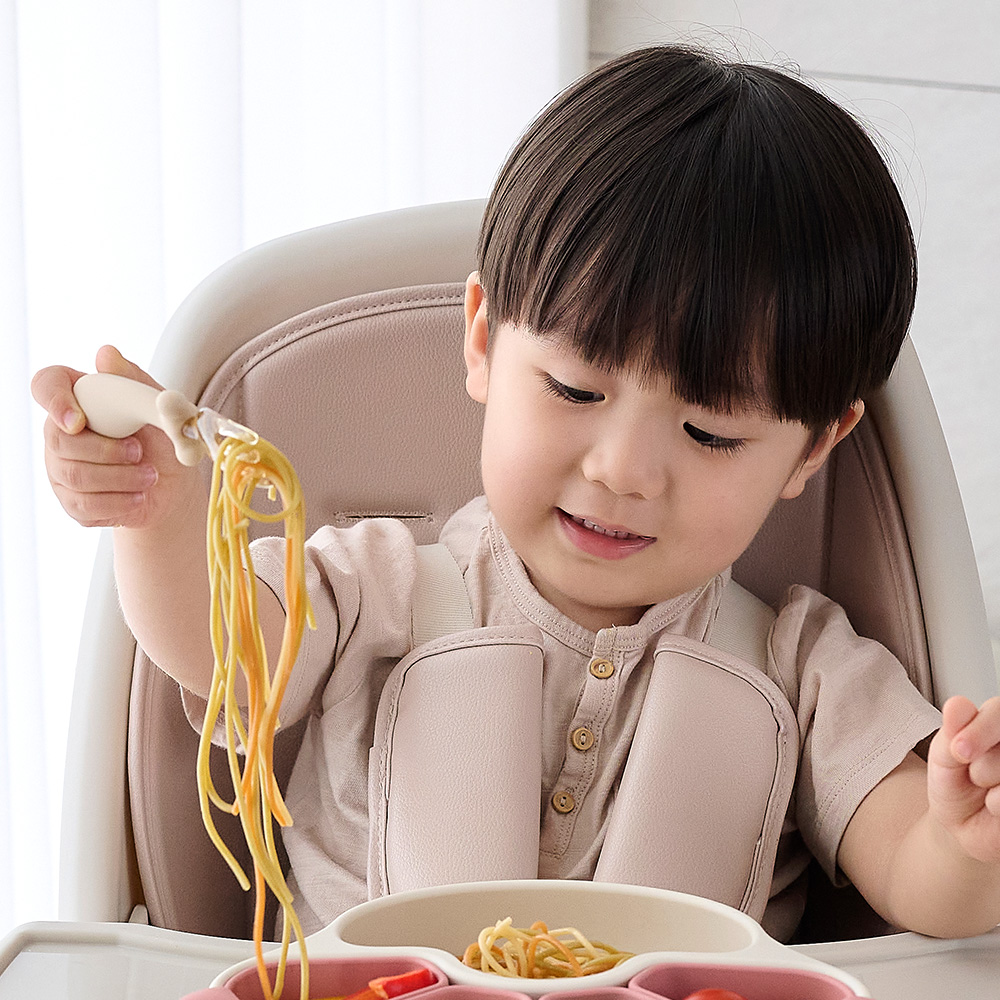 아띠래빗 아기 이유식 스푼 휘어지는 자기주도 유아 숟가락 포크 숟가락 수저 푸딩크림