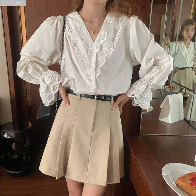 키쿠 브이넥 레이스 자수 벌룬 루즈핏 코튼 블라우스 1col 가을 봄 퍼프 제이플로우 - 상세 이미지 3