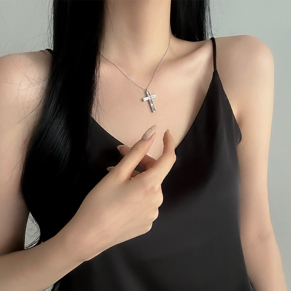 [당일출고] 십자가 크로스라인 크리스탈 큐빅 슬림 체인 팬던트 목걸이 [실버] N661 - 상품 이미지