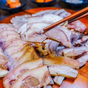모두의국밥 삶은돼지머리고기 (혀포함) 3kg내외 발골 돈두 머릿고기 국밥... 맛있게 먹은 솔직 후기 - 상품 이미지 3