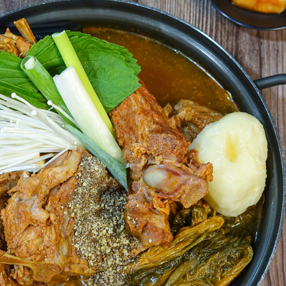 모두의국밥 뼈해장국감자탕 밀키트 900g 즉석 사이드메뉴 국밥 창업 집 - 상세 이미지 4