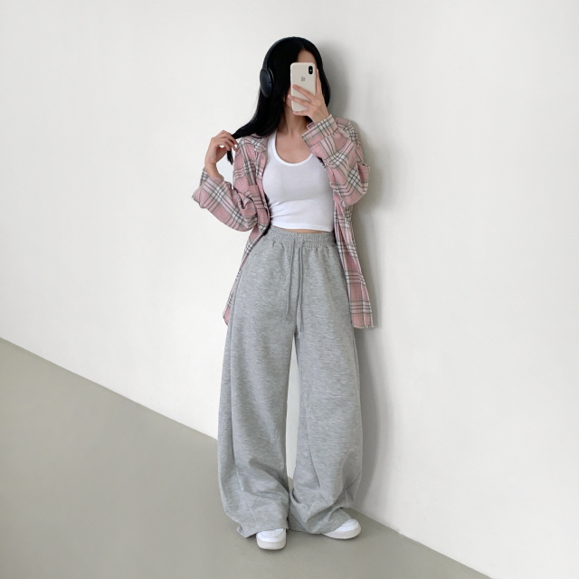 [숏,롱/벌룬핏!] 널디앤 옆절개 트임 핀턱 바지 롱 와이드 데일리 트레이닝 밴딩 팬츠 상세 이미지 22