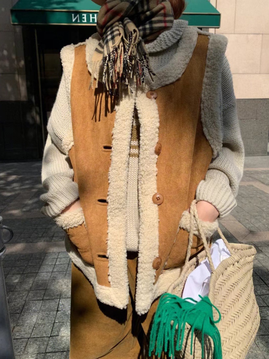 손해보기싫어서 6화 신민아 조끼 양털 손해영 간절기 겉옷 의상 옷 패션 - 상세 이미지 2