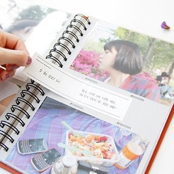 아이코닉 코멘터리 포토인 4:6 사이즈 사진 포켓 미니 스프링 메모 앨범 100매입 - 상품 이미지