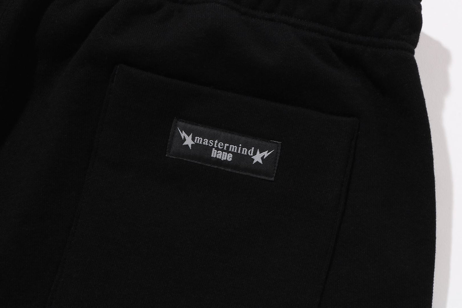 베이프 바지 BAPE X MMJ WOVEN LABEL RELAXED FIT SWEATPANTS 14TH 1K73-152-903 - 상세 이미지 5