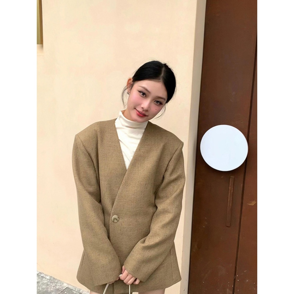 브이넥 노카라 자켓 브라운 파워숄더 여자 올드머니룩 예쁜 정장 디자인 봄 가을 하객룩 패션 - 상세 이미지 2