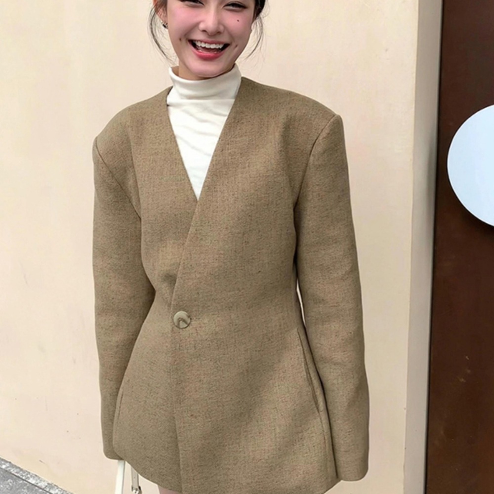 브이넥 노카라 자켓 브라운 파워숄더 여자 올드머니룩 예쁜 정장 디자인 봄 가을 하객룩 패션 - 상품 이미지