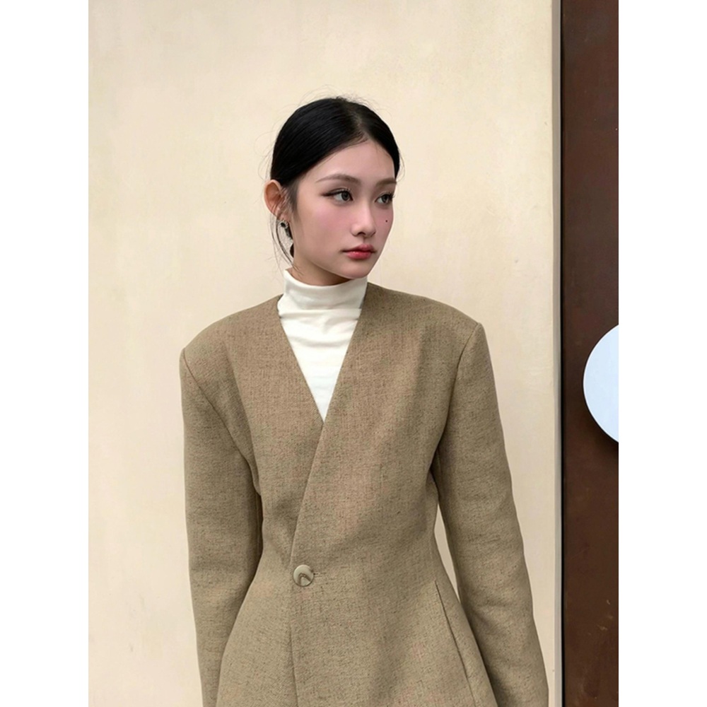 브이넥 노카라 자켓 브라운 파워숄더 여자 올드머니룩 예쁜 정장 디자인 봄 가을 하객룩 패션 - 상세 이미지 3