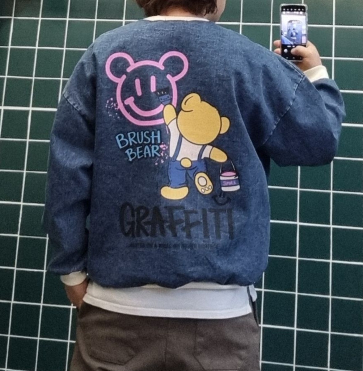 (무배)가을 데님 그레피티 청 맨투맨 - 상품 이미지