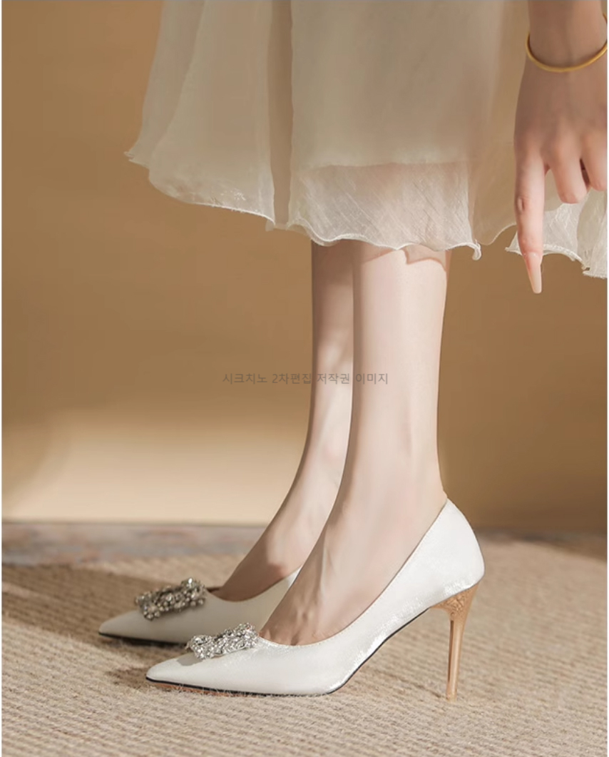 이레토 6,9cm 새틴 결혼식 화이트 웨딩 금장 구두 1color 상세 이미지 5