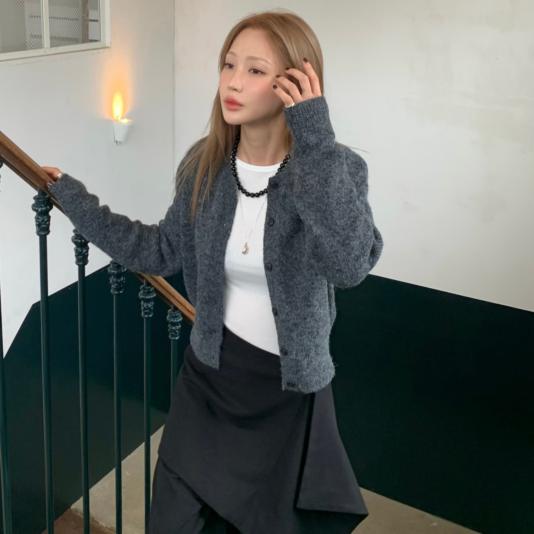 fluffy round cardigan (charcoal) - 메인 이미지
