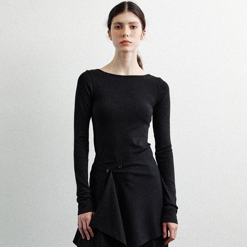 back scoop neck long sleeves (black) - 상품 이미지