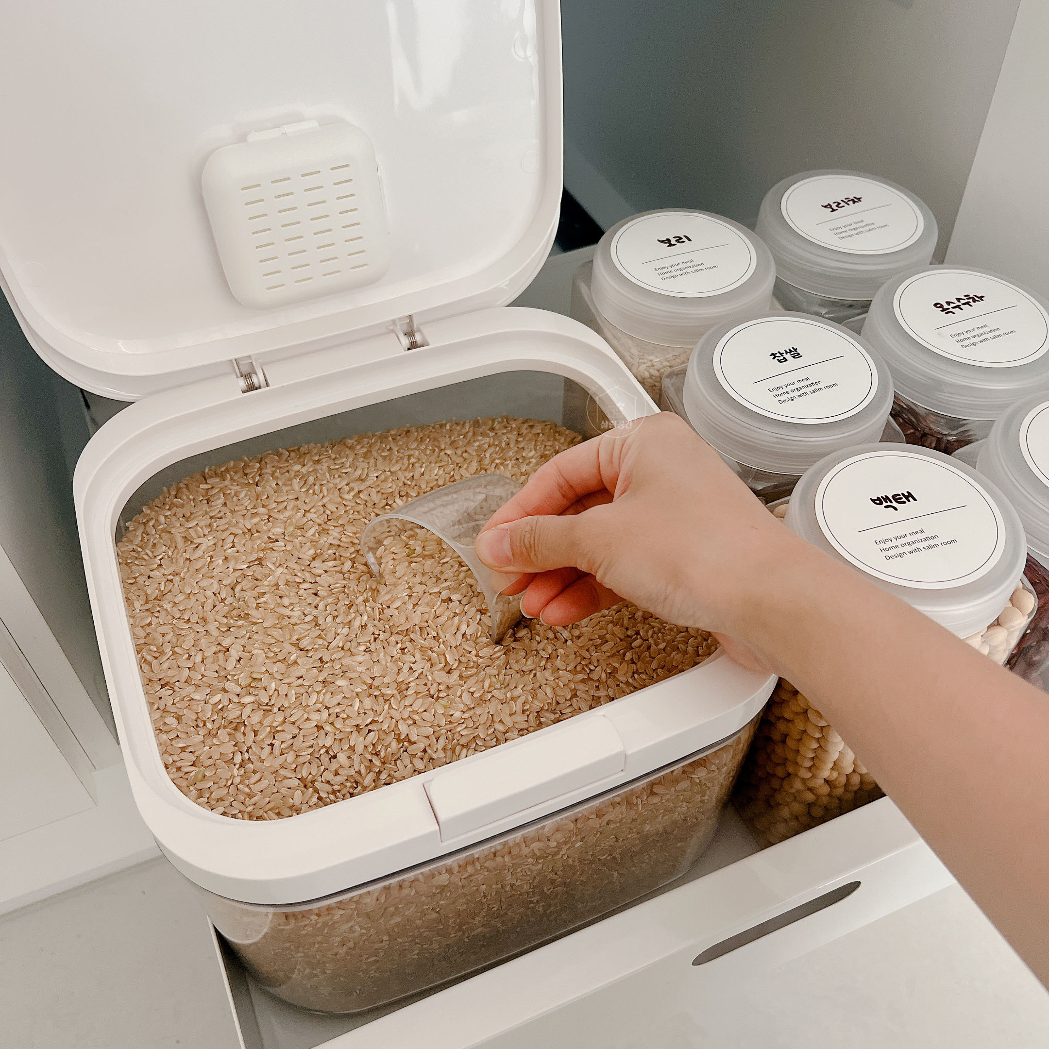 베베 쌀통 잡곡통 쌀보관 원터치 투명 5kg 살림공간 제품 이미지