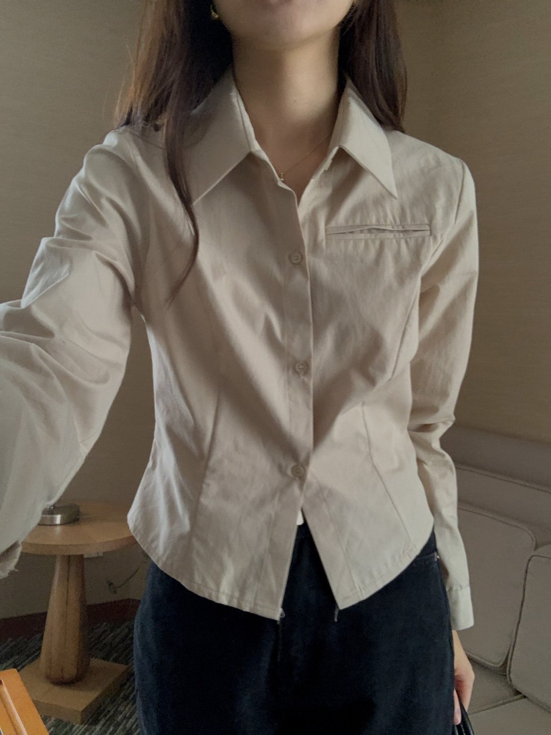 오버무드 가을 허리 라인 기본 슬림핏 긴팔 카라 크롭 남방 셔츠 4color - 메인 이미지