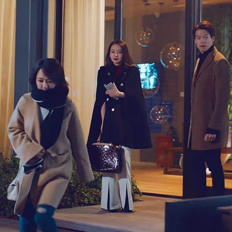 손해보기싫어서 8화 신민아 코트 자켓 손해영 버클 망토 의상 옷 패션 - 상세 이미지 3