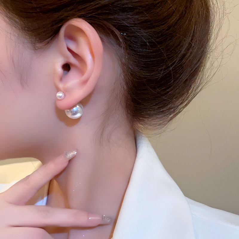 손해보기싫어서 8화 신민아 귀걸이 진주 손해영 심플 페미닌 의상 옷 패션 - 상세 이미지 5