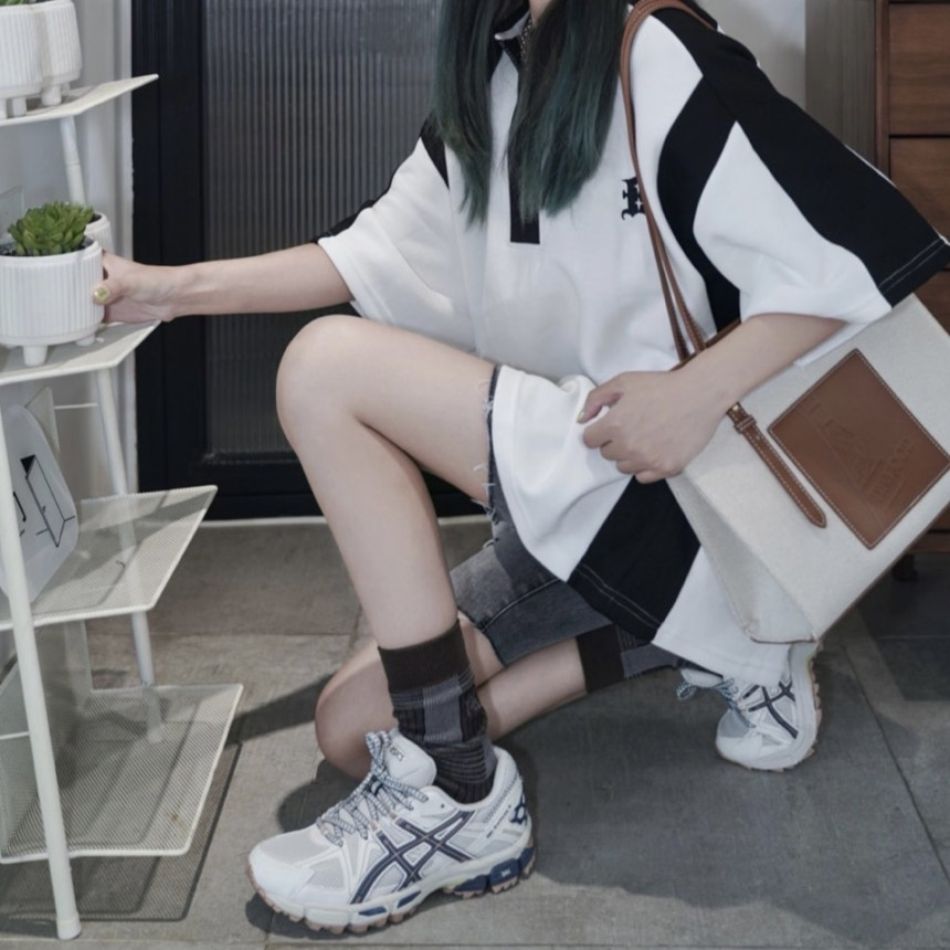 아식스 젤 카하나 8 라이트 그레이 우먼스 1012A978-022 - 상세 이미지 4