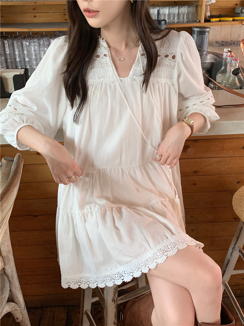 파운드 브이넥 레이스 아일렛 펀칭 소매 퍼프 캉캉 플레어 미니 하객룩 원피스 - 상세 이미지 2