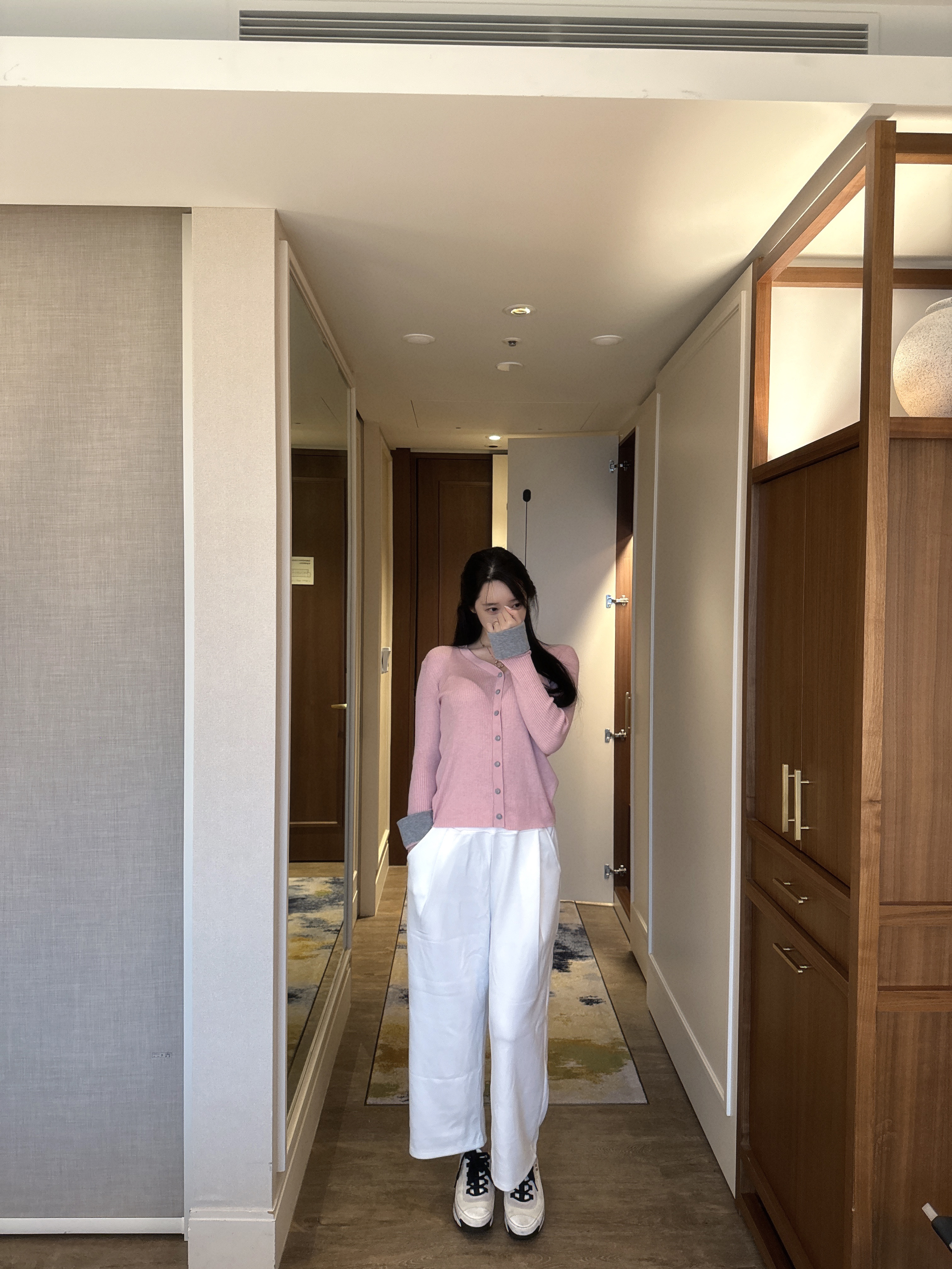 [블랙핑크/왕강추💕] 여리 소매 배색 단추 가디건 (수입) 상세 이미지 31