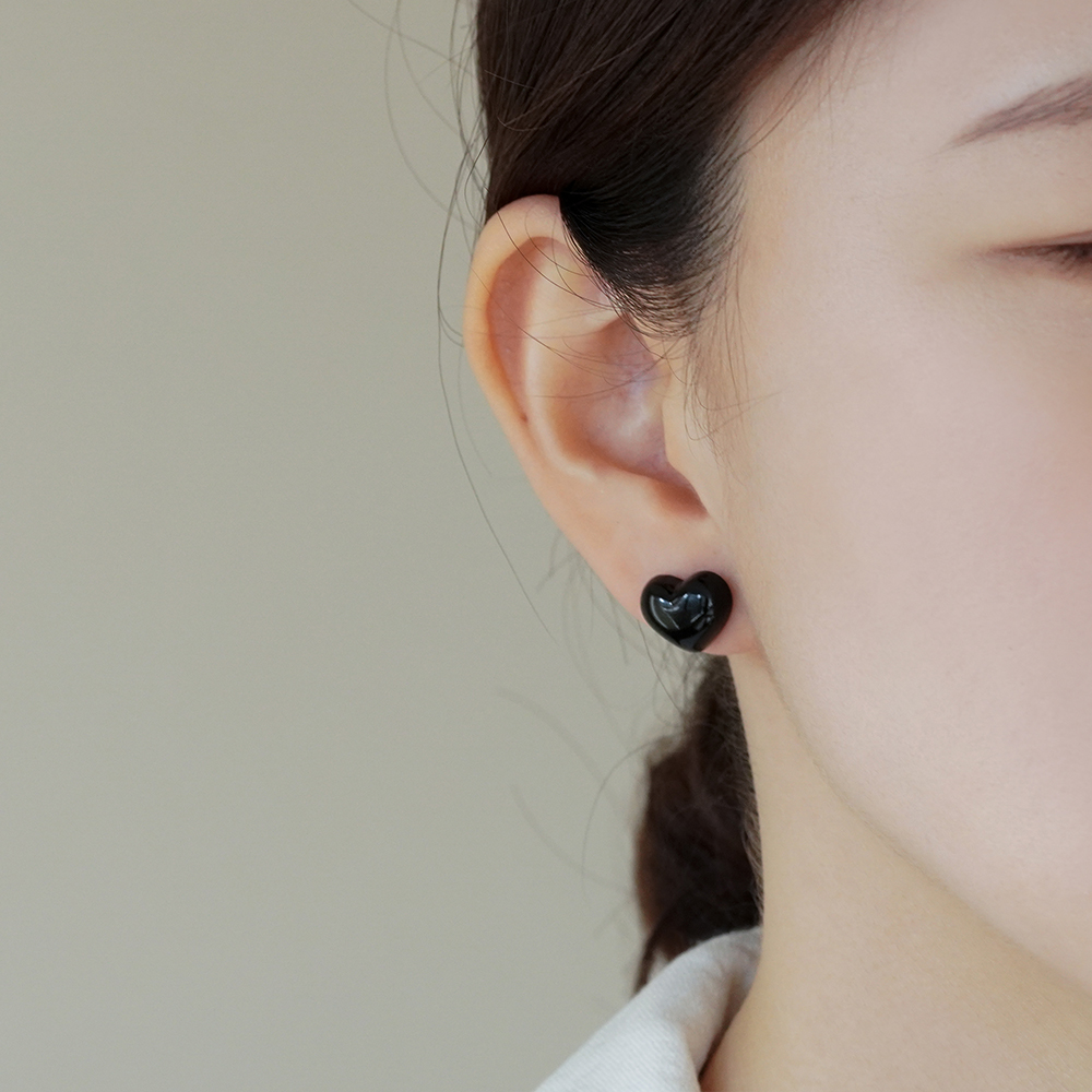 실버925 하트 통통 귀걸이 블랙 미니 볼드 - 상세 이미지 5