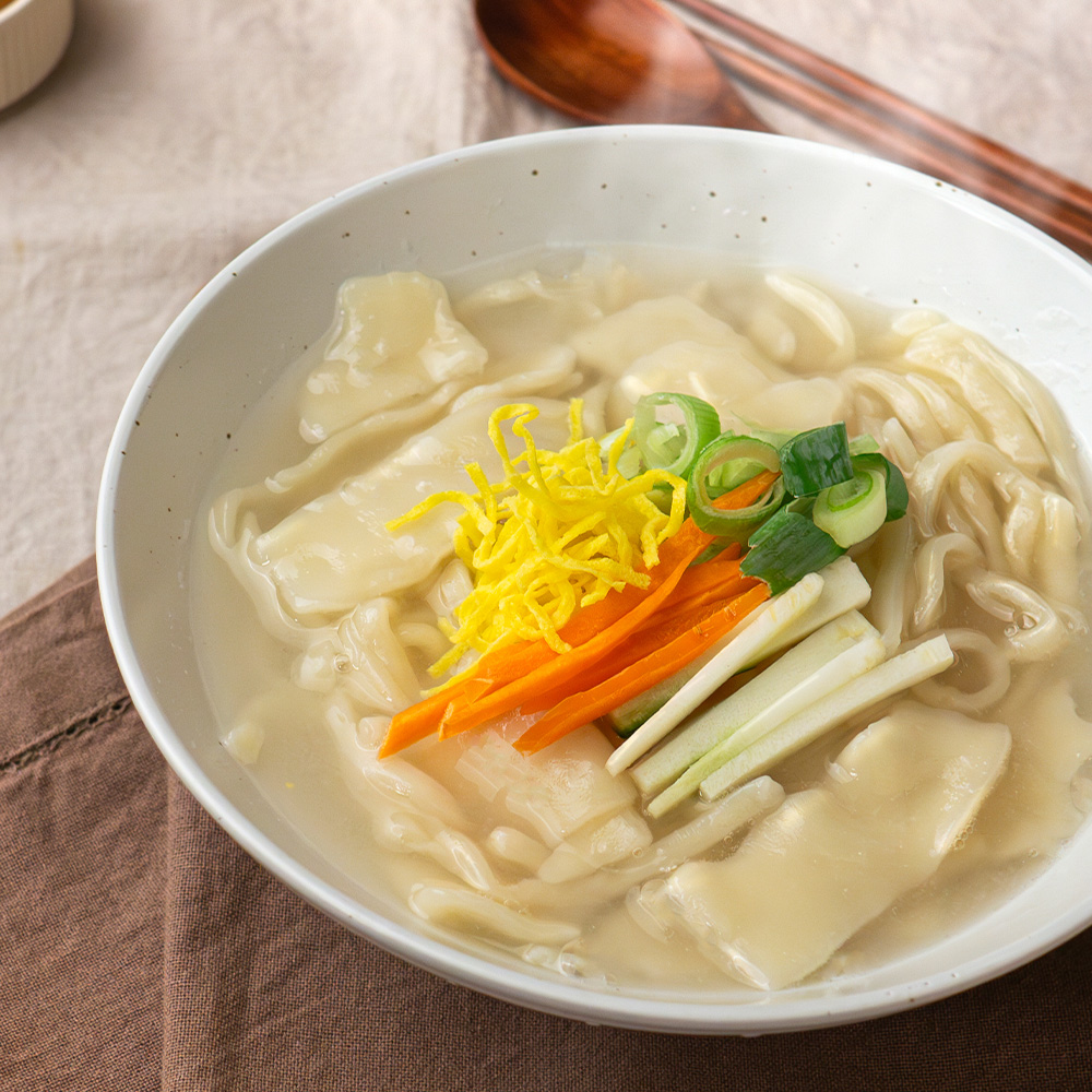서문시장 손맛 칼제비 400g + 스프 2개 수타 생면 멸치육수 - 상품 이미지