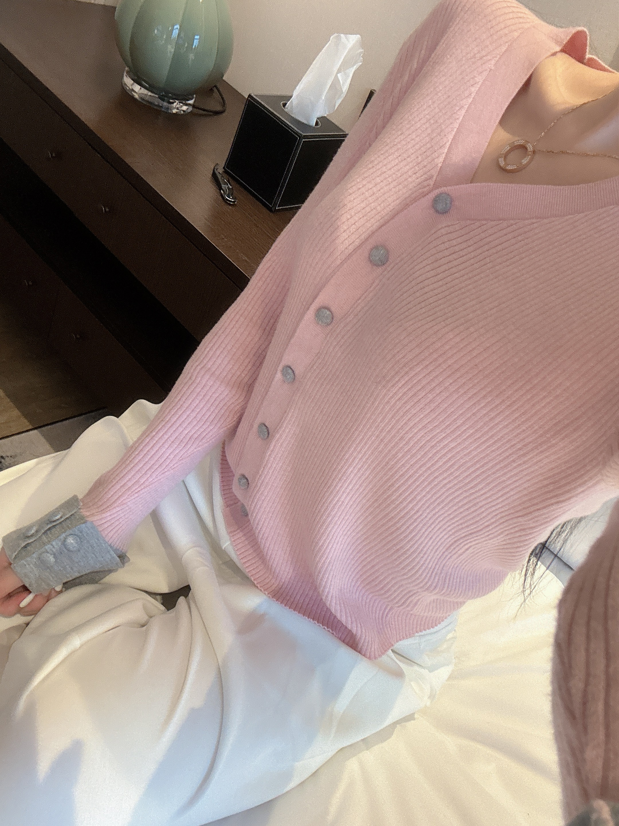 [블랙핑크/왕강추💕] 여리 소매 배색 단추 가디건 (수입) 상세 이미지 27