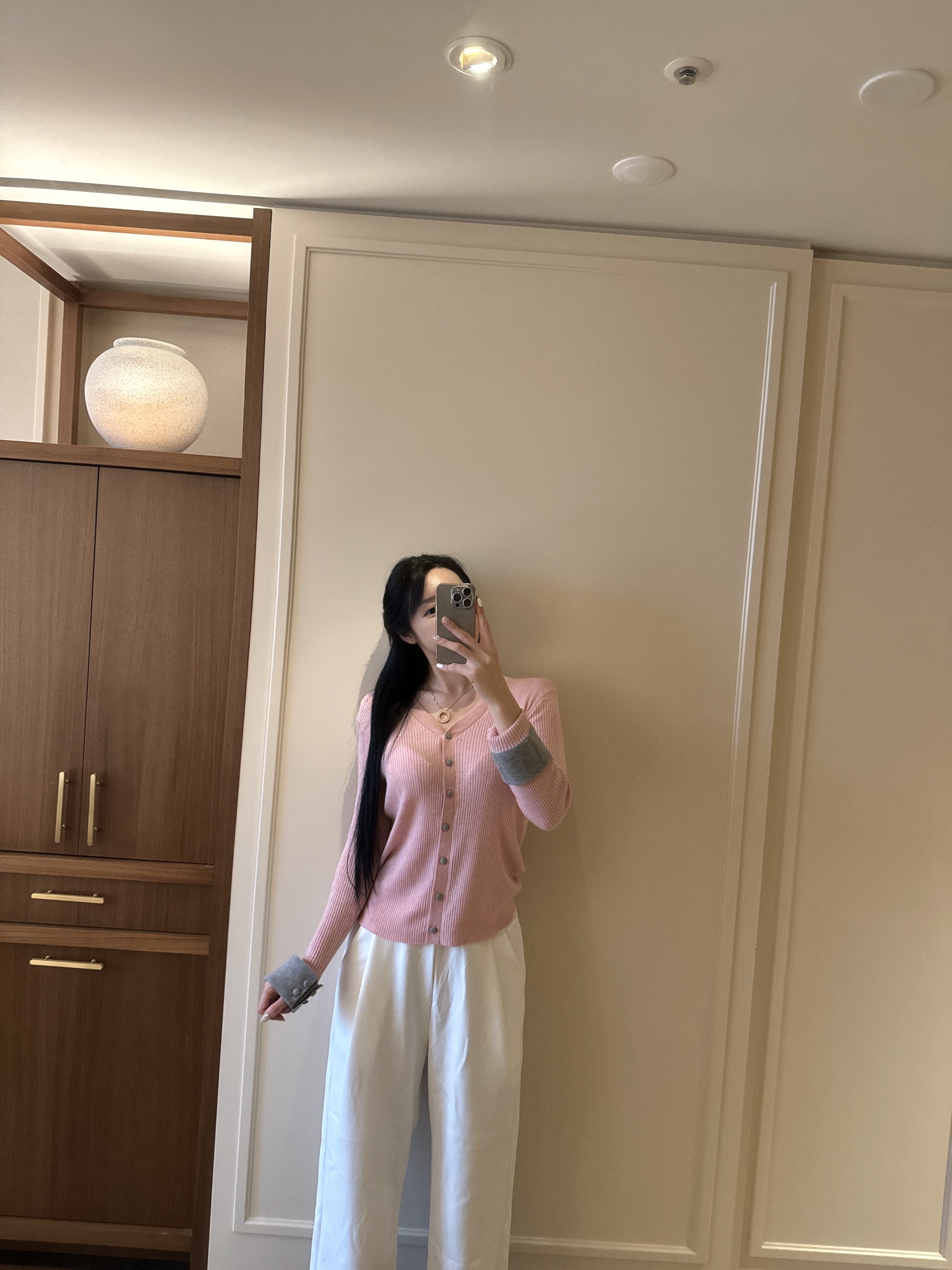 [블랙핑크/왕강추💕] 여리 소매 배색 단추 가디건 (수입) 상세 이미지 25