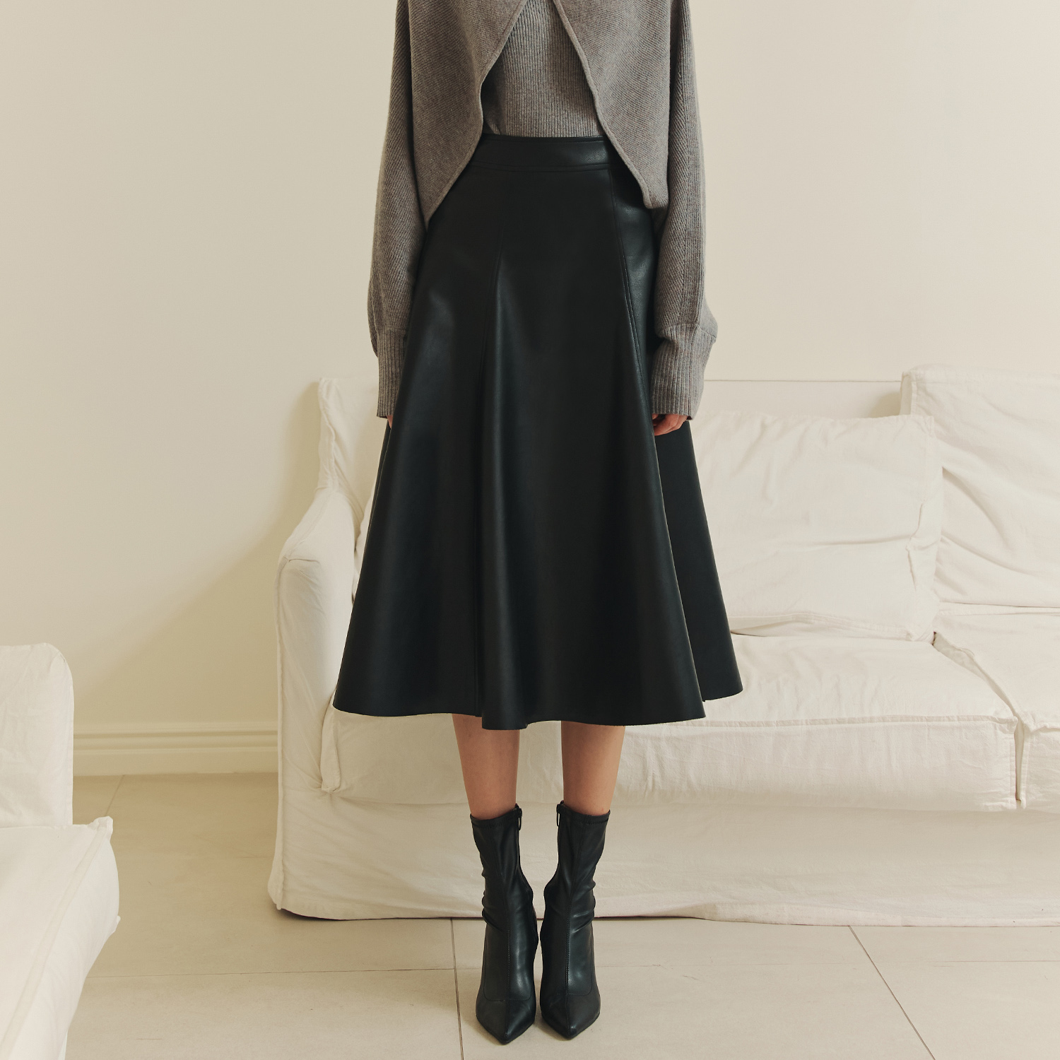 [슈퍼적립][제로스트릿] 레더 에이라인 플레어 스커트 LEATHER A LINE FLARE SKIRT / BLACK