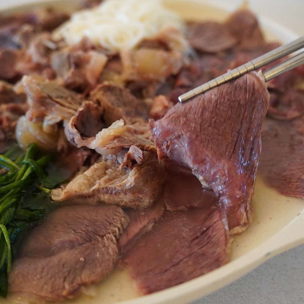 [캠핑 밀키트] 조옥규 한우 스지 사태 수육전골 1050g 참소스 와사비 당면 - 상세 이미지 3