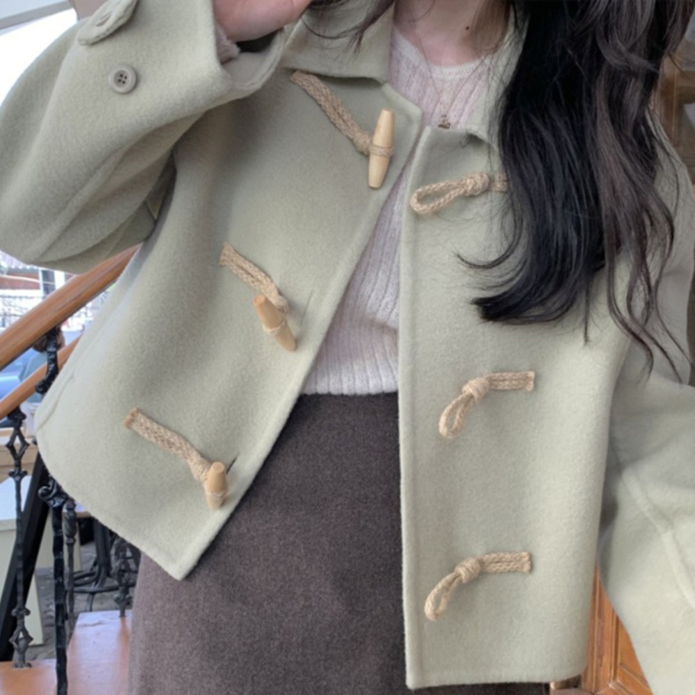 손해보기싫어서 9화 한지현 코트 숏 남자연 떡볶이 데일리 의상 옷 패션 - 메인 이미지