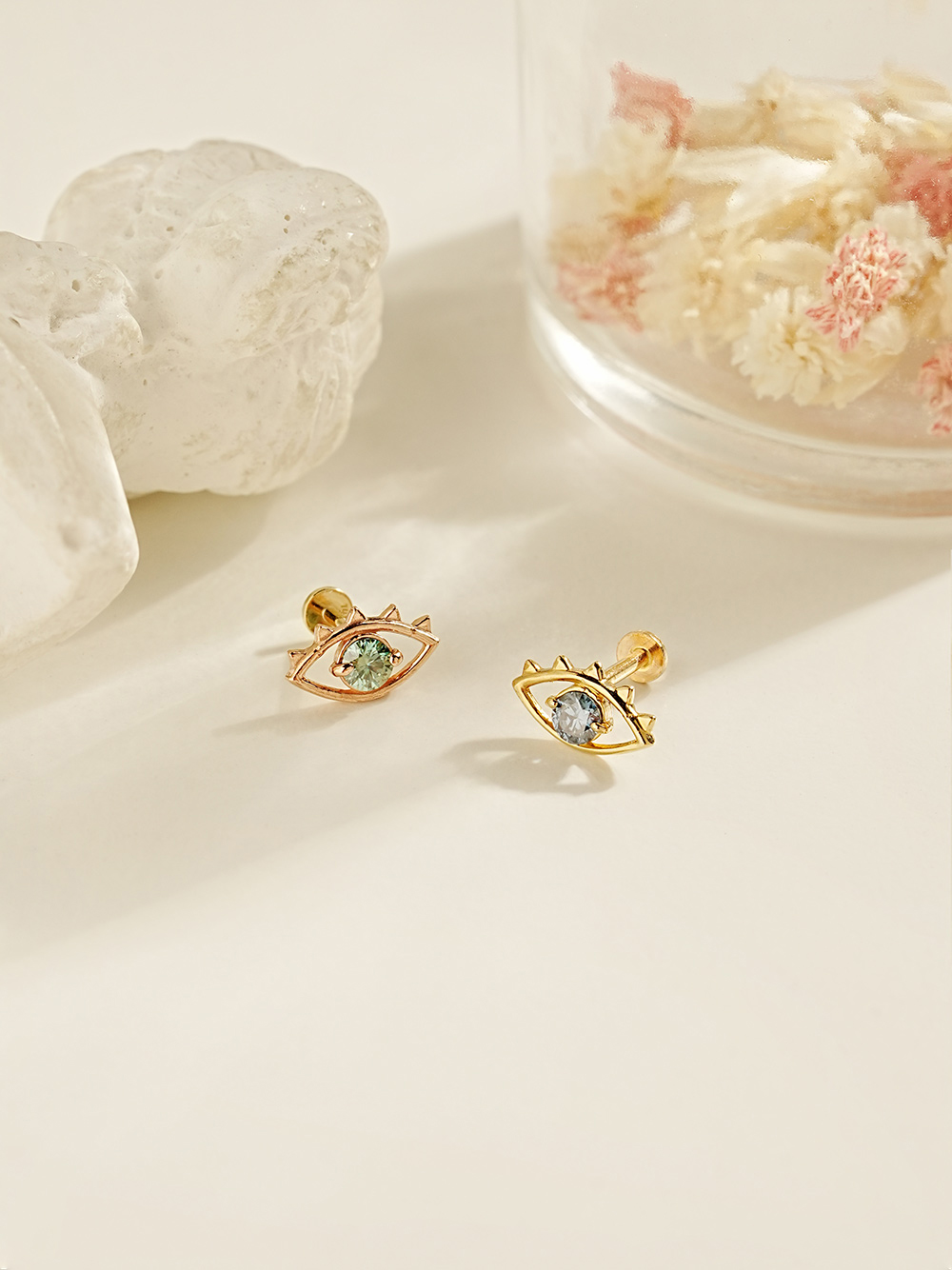 [0.8mm]14K 인터널 모이사나이트 다이아 이블아이 라블렛 피어싱 귀걸이 - 상세 이미지 3