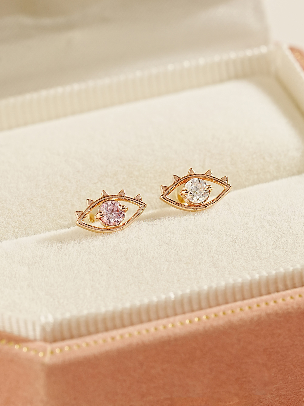 [0.8mm]14K 인터널 모이사나이트 다이아 이블아이 라블렛 피어싱 귀걸이 - 상세 이미지 4