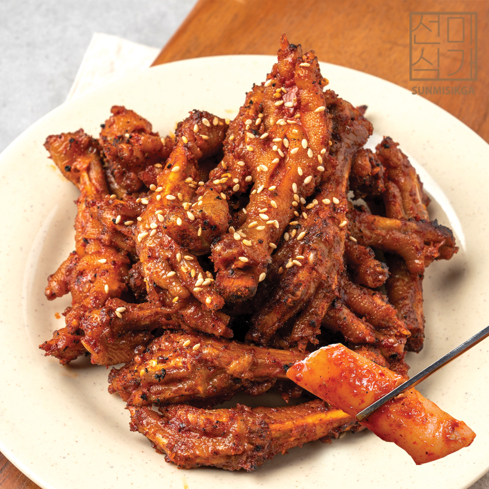 100% 국내산 직화통뼈닭발 1팩(떡사리포함) + 순살 닭다리살 닭갈비 1팩