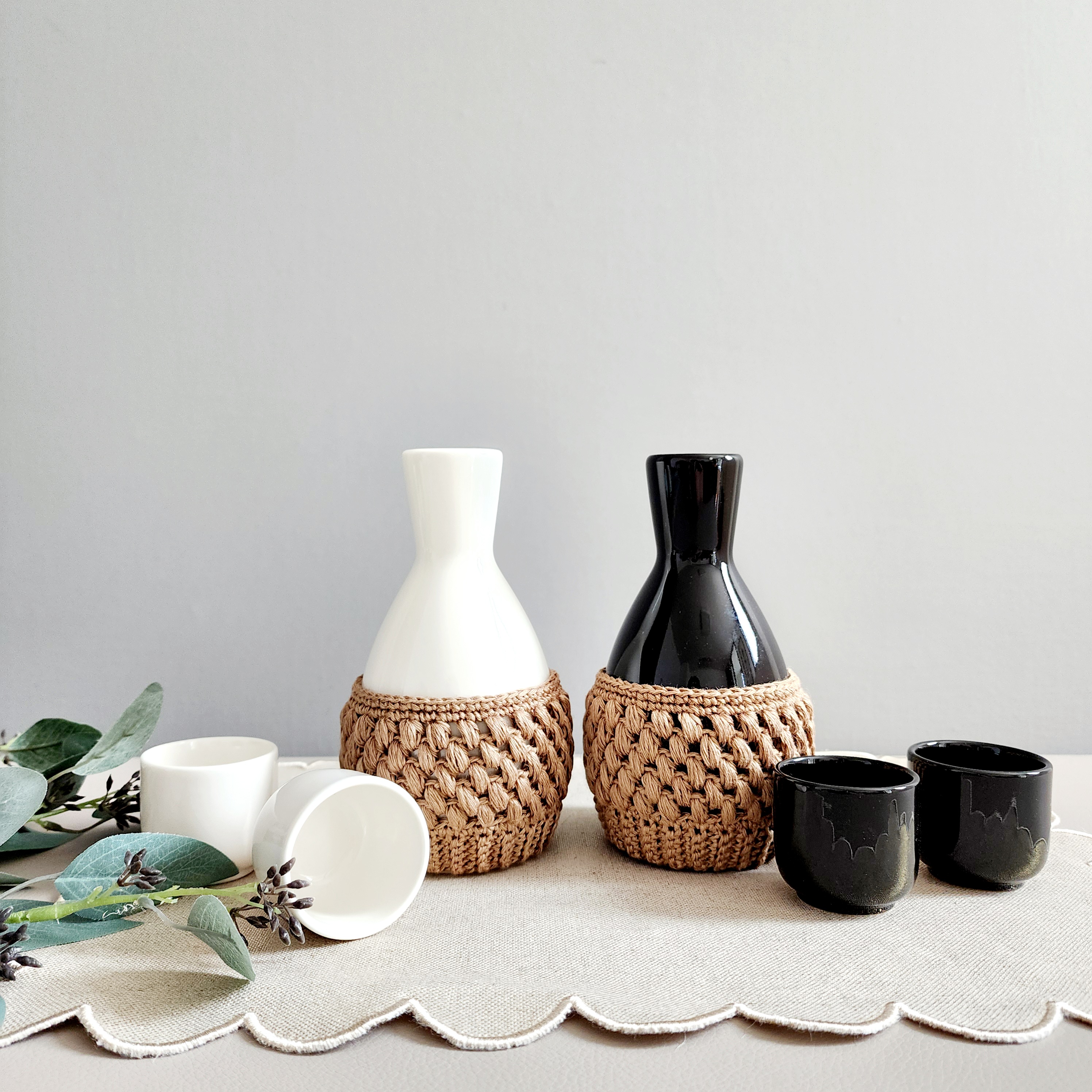 [흑과 백]현-아트 Black & white 심플 주병 세트 3pcs 술병 술잔 뜨개커버 - 상세 이미지 5