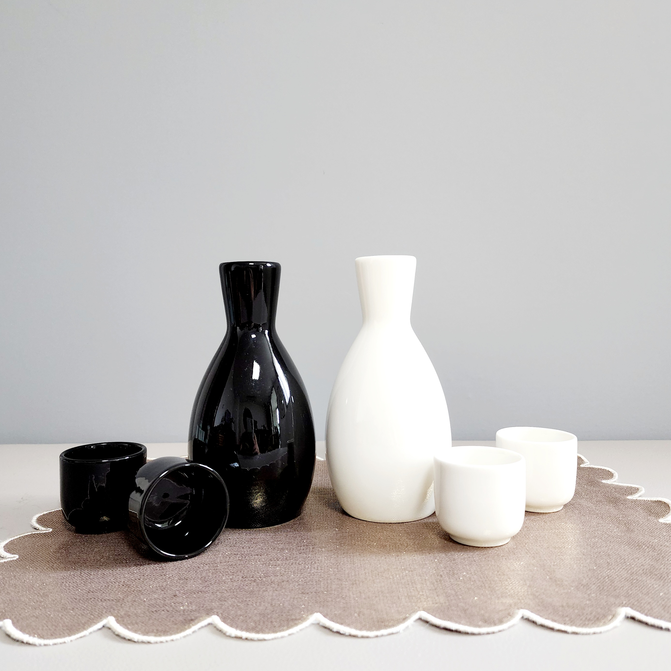 [흑과 백]현-아트 Black & white 심플 주병 세트 3pcs 술병 술잔 뜨개커버 - 상세 이미지 2