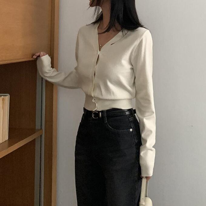라린 어깨트임 브이넥 크롭 가디건 : 블림핏