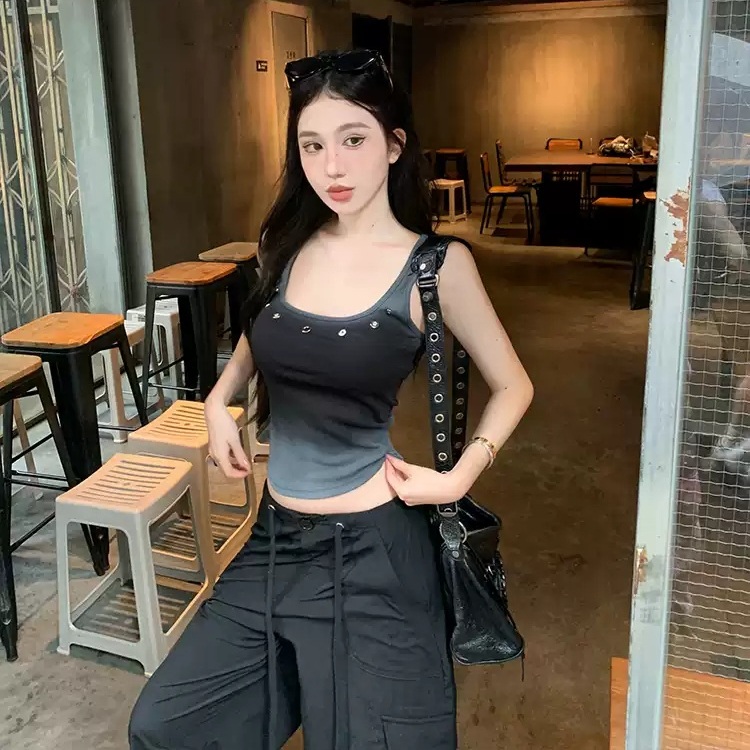키오프 나띠 민소매 나시 티셔츠 공항패션 U넥 그라데이션 의상 옷 패션 - 상품 이미지