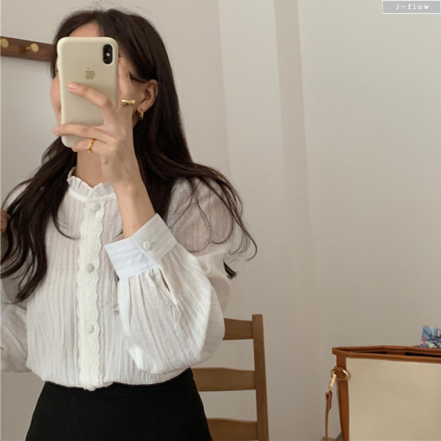 레스더 레이스자수 프릴 스탠드넥 코튼 블라우스 1col 봄 가을 로맨틱 퍼프 제이플로우 - 상세 이미지 4