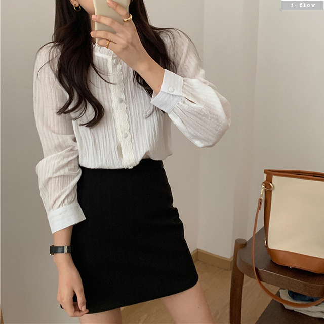 레스더 레이스자수 프릴 스탠드넥 코튼 블라우스 1col 봄 가을 로맨틱 퍼프 제이플로우 이미지 7