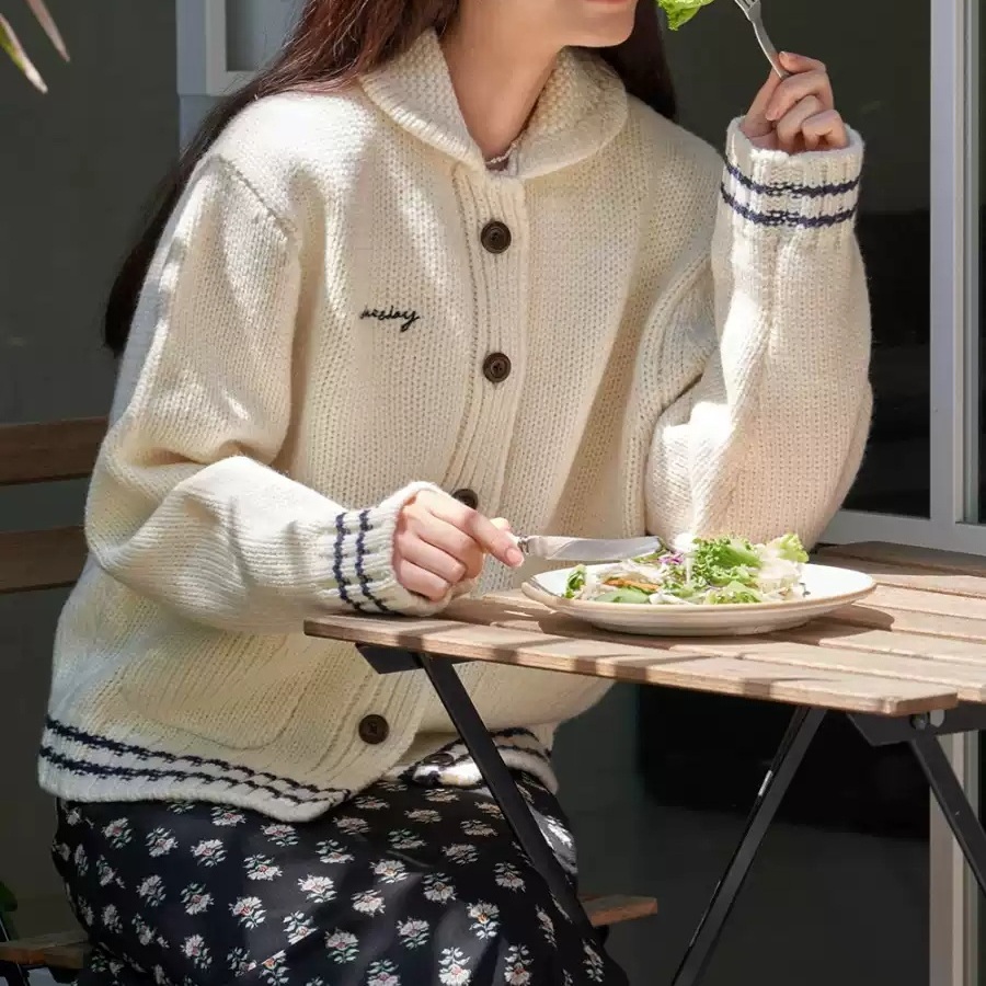 레드벨벳 웬디 가디건 화이트 공항패션 간절기 복고풍 의상 옷 패션 - 상품 이미지