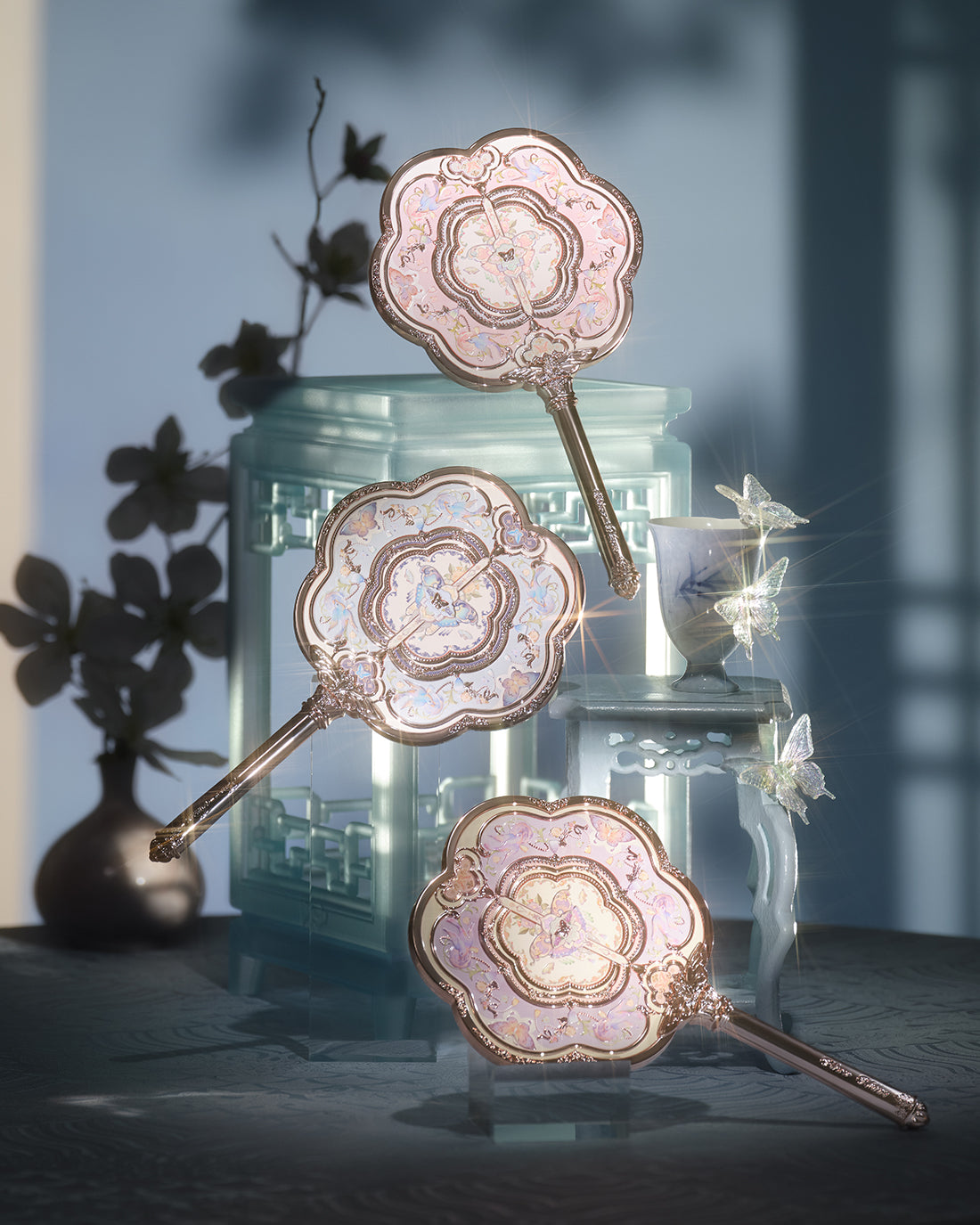 플라워노즈 버터플라이 클라우드 손거울 - 상품 이미지