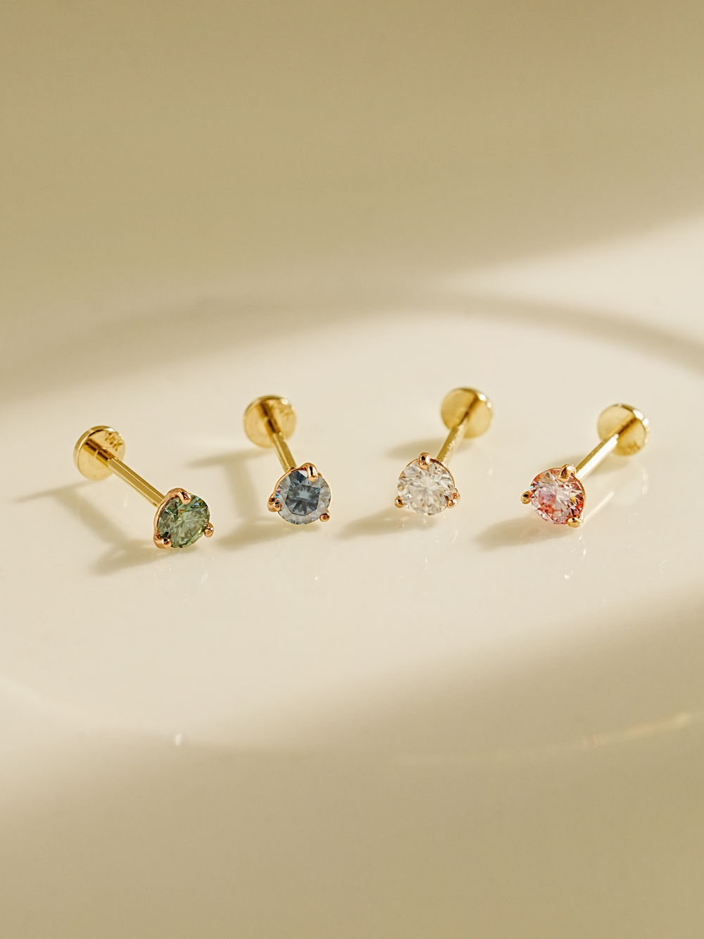 [1mm/1.2mm]14K 인터널 모이사나이트 다이아 미니 삼각 라블렛 피어싱 - 상세 이미지 2